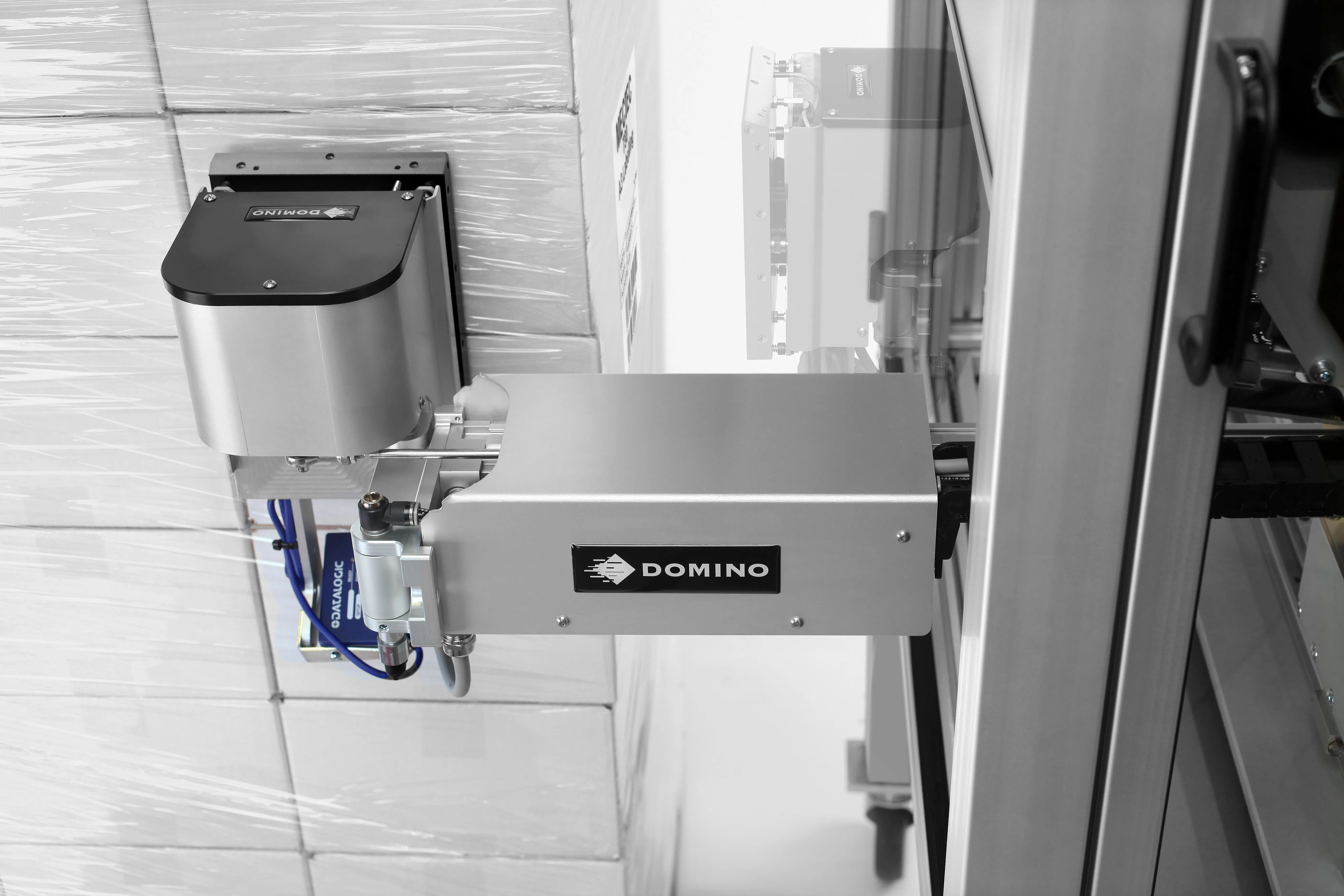 M220-Pallet-with-pallet-04