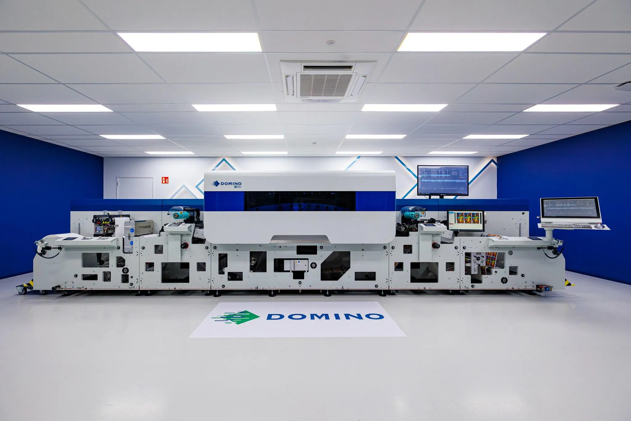 Domino Celebrates first N730i sale in India