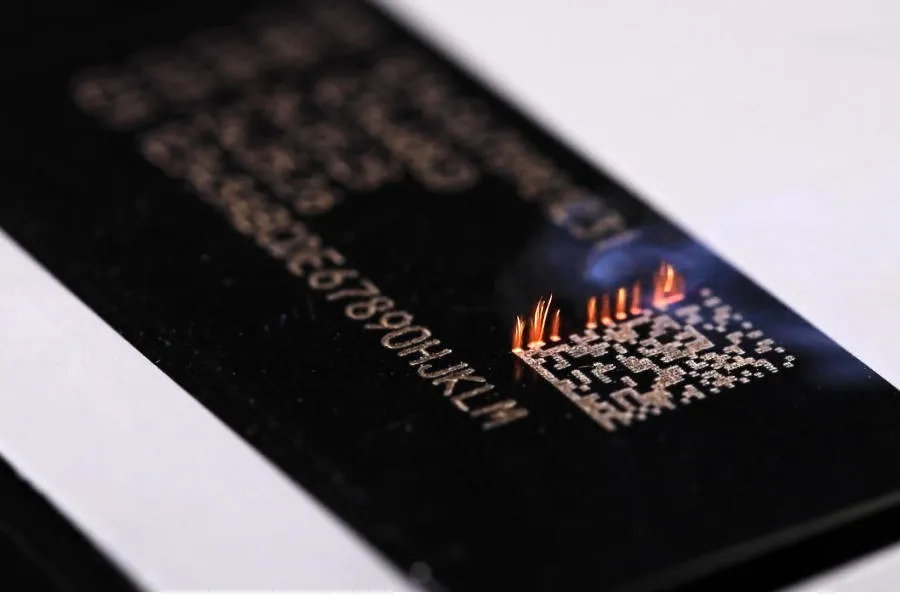 도미노 레이저 코딩, 레이저 마킹 모습