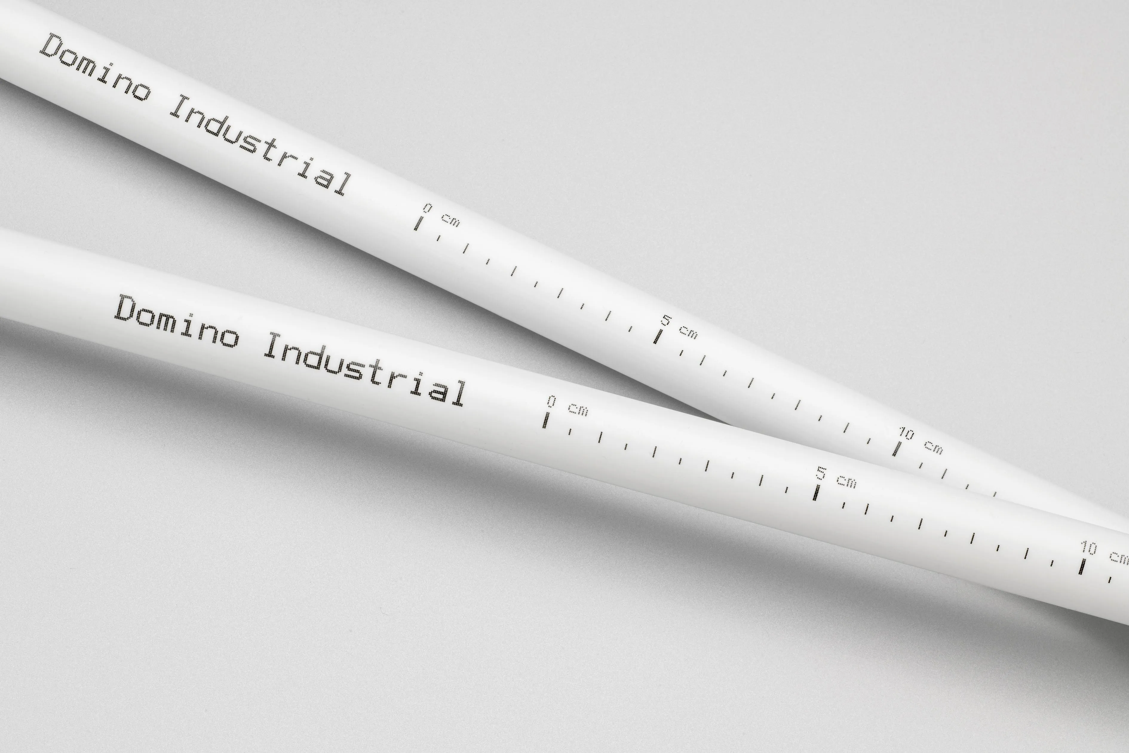 EICS50 white small PE-RT pipes_with meter marking_variation zoom